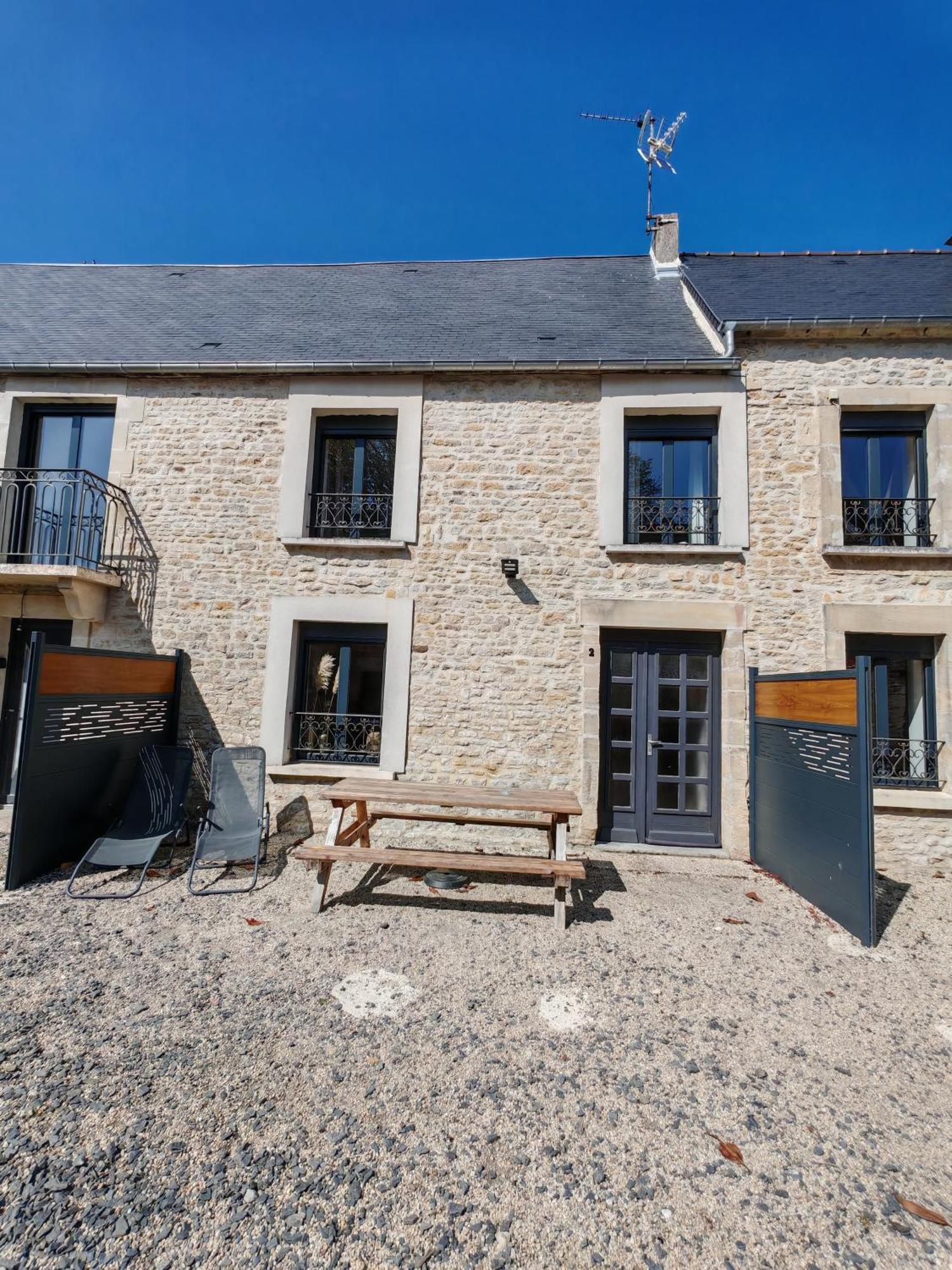 Le Domaine De La Gentilhommiere Situee Entre Bayeux Et Arromanches Les Bains Manvieux Exterior foto